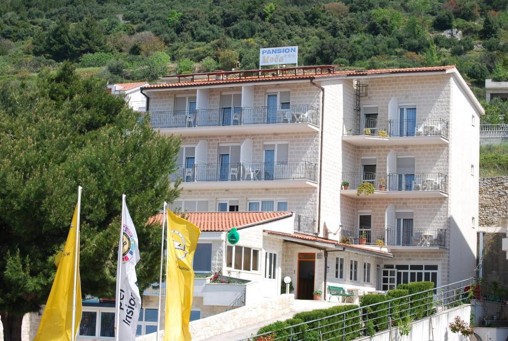 Hotel Pansion Komfor Moca Makarska Exterior foto